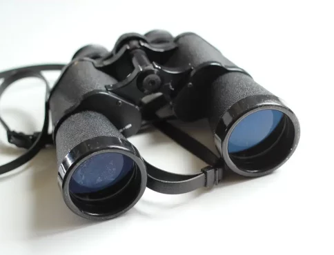 binoculars-354623_1280